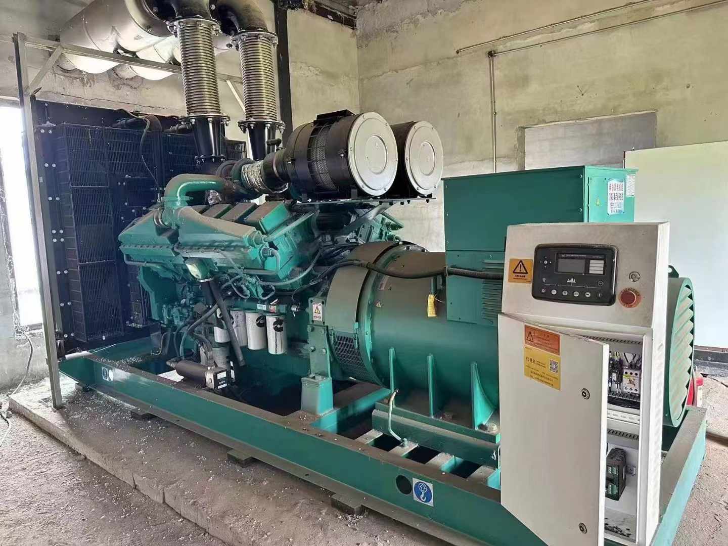 华安无功补偿装置的性能评估需要考虑哪些因素？