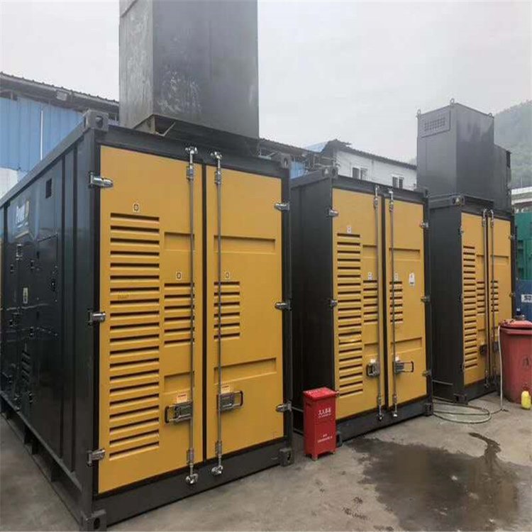 华安温度变化对不同类型欠压保护装置的可靠性影响有何差异？