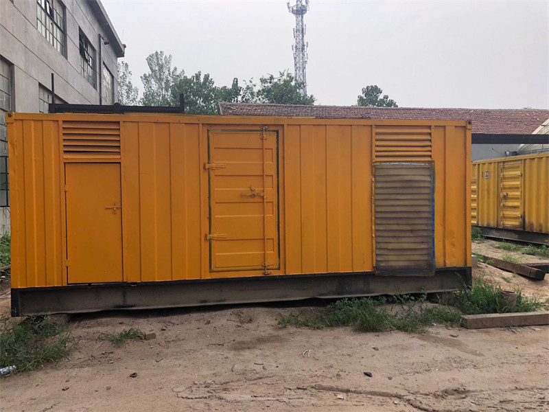 华安发电机出租进行负载测试时，电瓶电量不足的具体判断标准是什么？